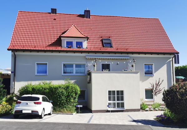 Mietverwaltung 3 Fam. Haus in Mainleus Mietverwaltung 3 Fam. Haus in Mainleus